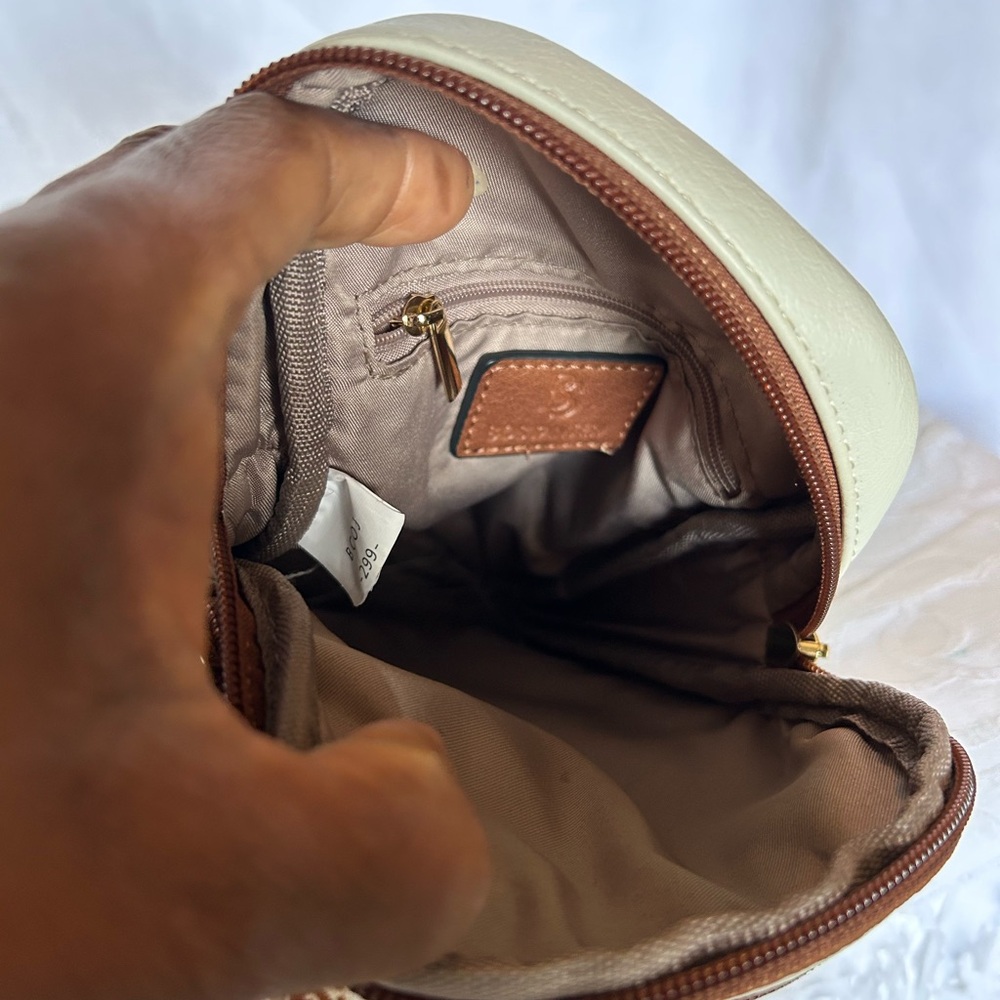 NWOT BOSTANTEN PU leather Cream and Brown Crossbody Bag - Picture 8 of 9